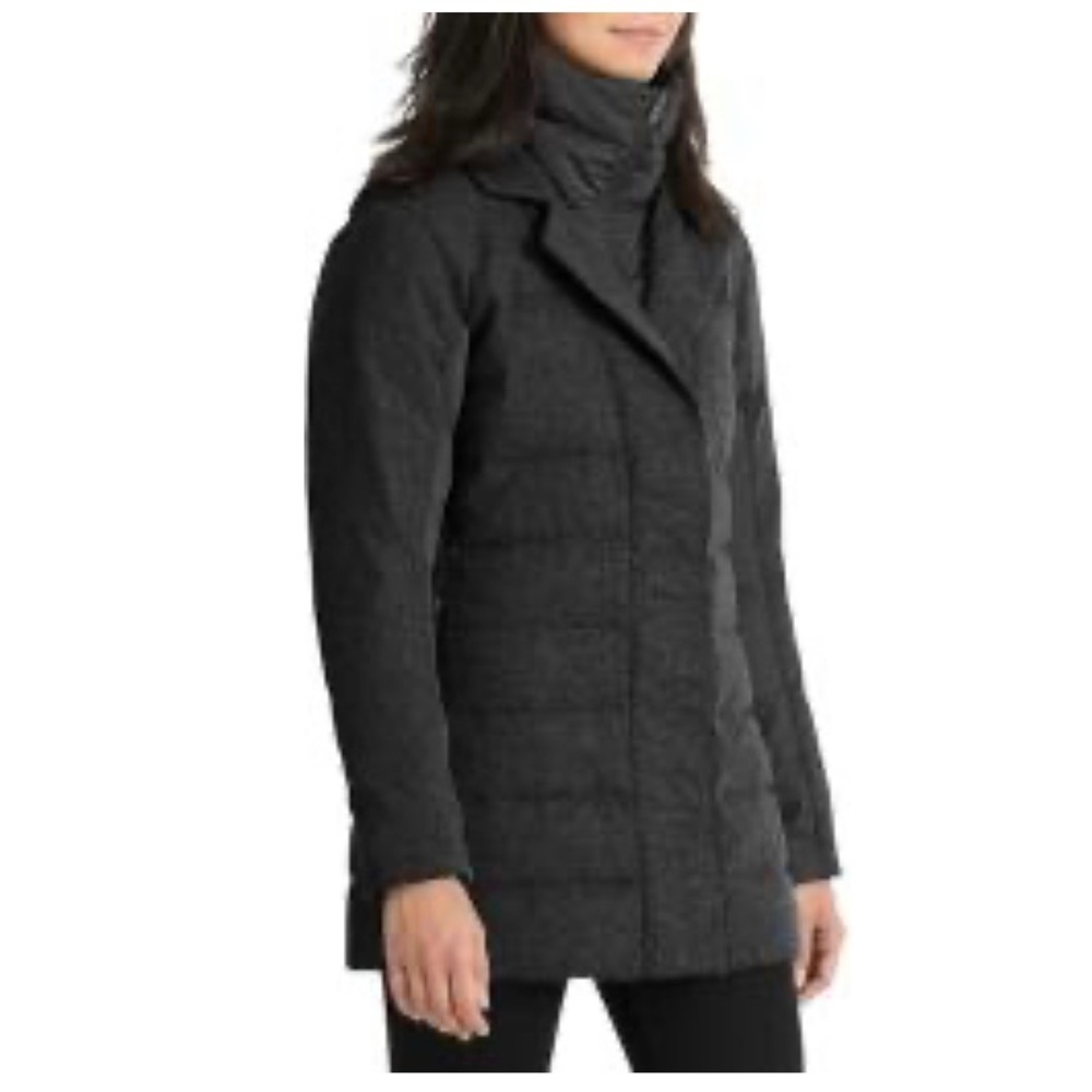 Nau dual down jacket in caviar size large coat